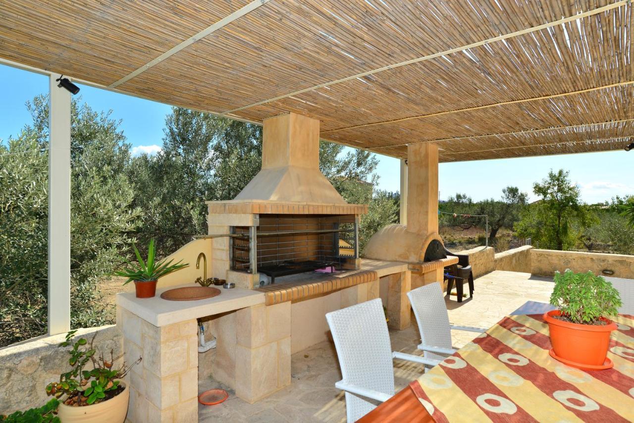 Villa Konstantinos 6 Bedrooms Aegina Kültér fotó