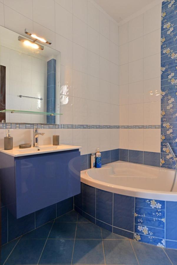 Villa Konstantinos 6 Bedrooms Aegina Kültér fotó